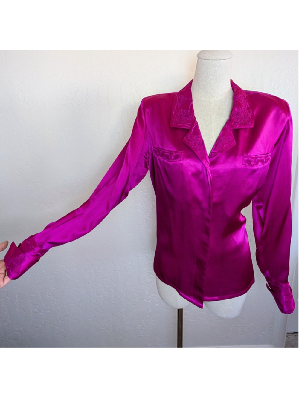 Vintage 100% Silk Fuchsia Western Blouse Size 8 Embroidered Hidden Placket Glam - Picture 12 of 16